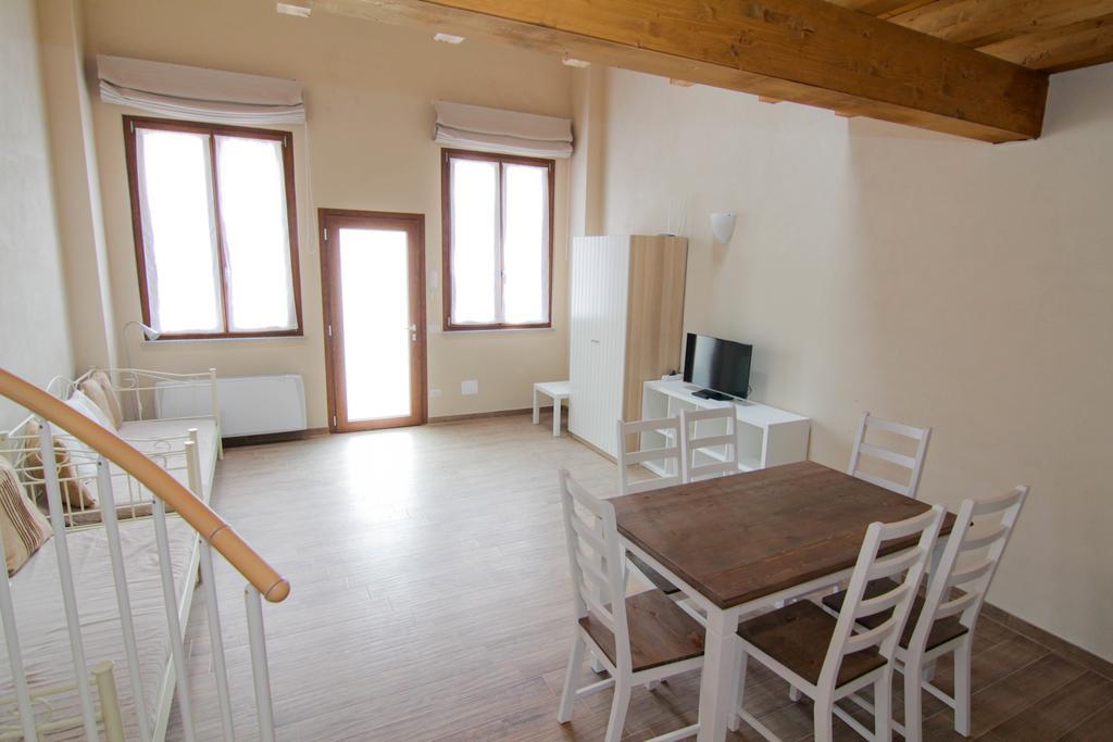 Agriturismo Cascina Della Fontana Λόντι Δωμάτιο φωτογραφία